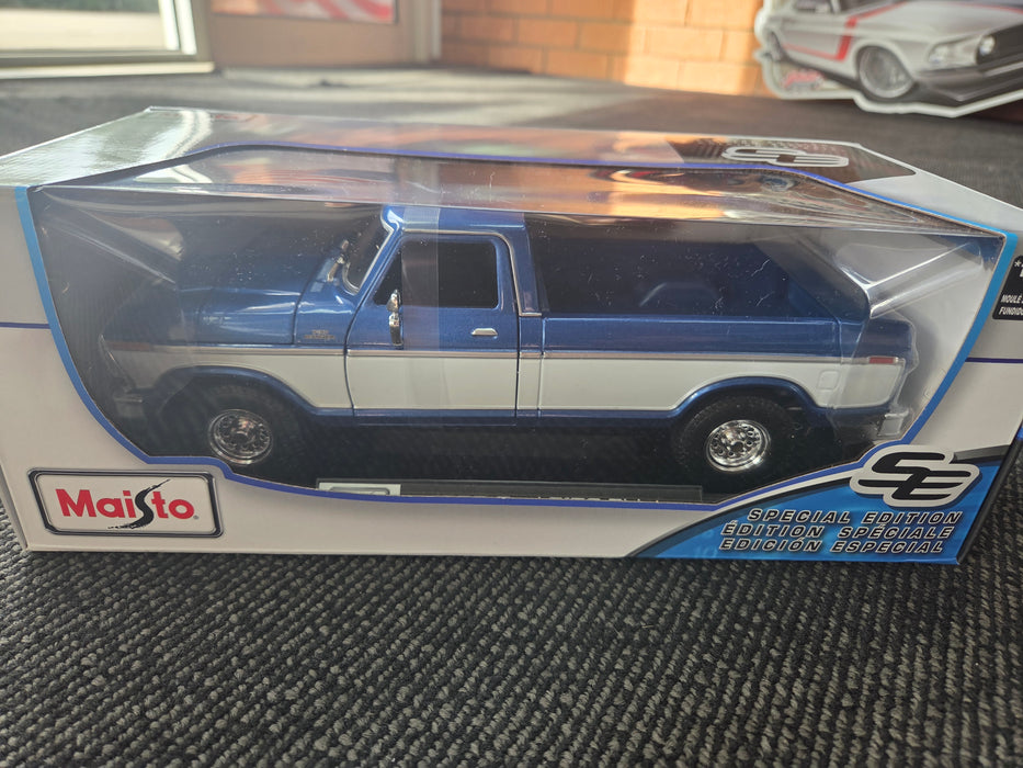MAISTO CAR 1:18 MODEL 31637
