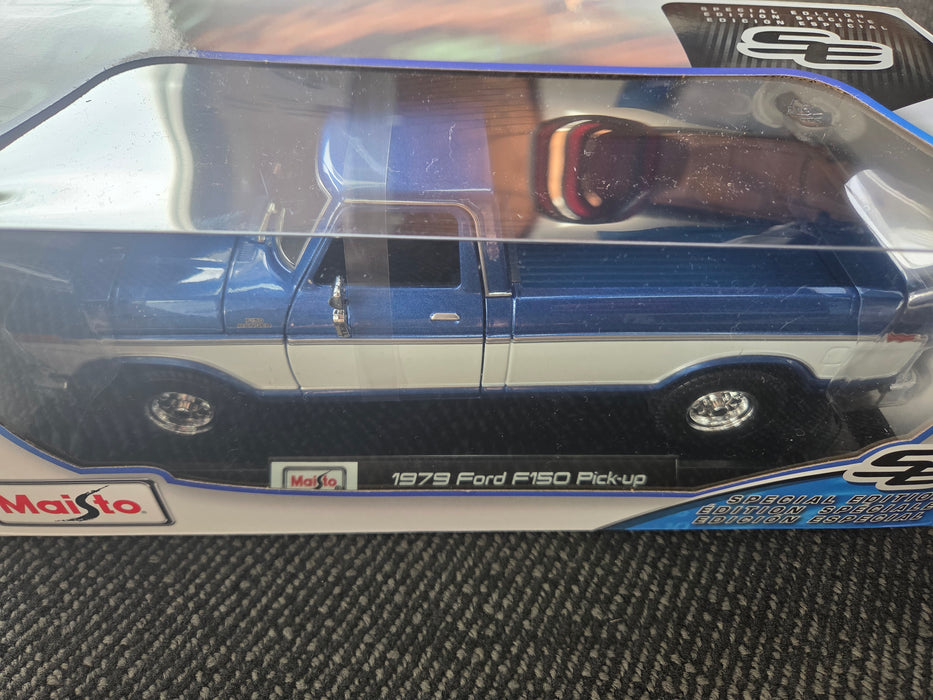 MAISTO CAR 1:18 MODEL 31637