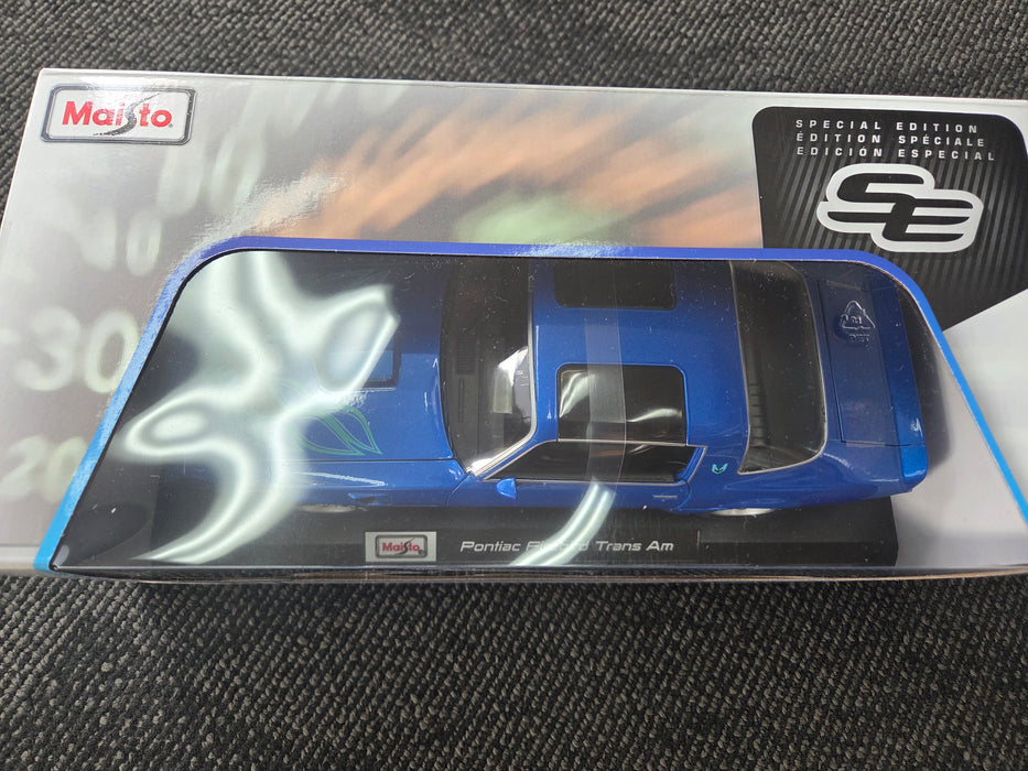 MAISTO CAR 1:18 MODEL 31637